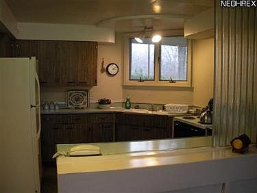 3rd image of 26535 Hilliard Blvd