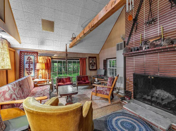 8 Novice Village Road, Dover, VT 05356