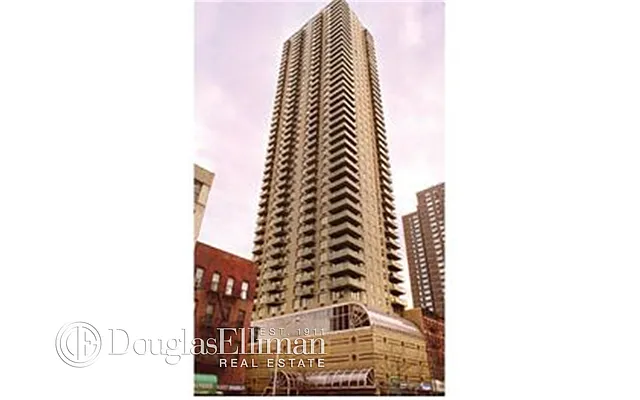 Rented by Douglas Elliman | media 19