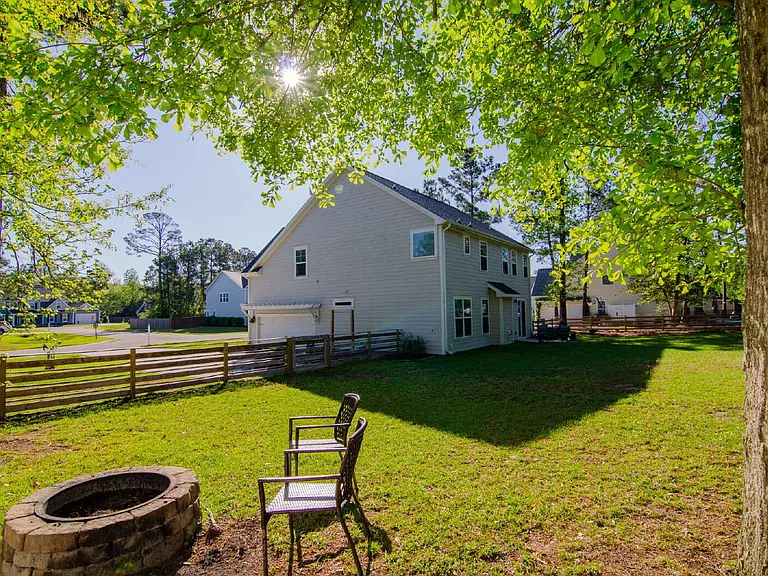 11 W Dewey Cir — Photo 31