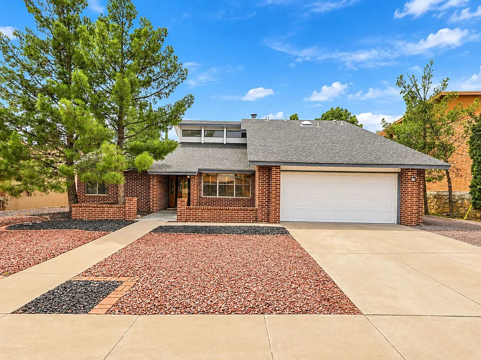 1377 Vista Granada Dr