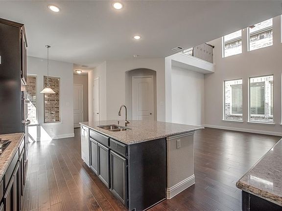 5th image of 5624 Natchez Ln