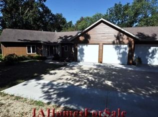 2230 Creekside Rd, Springville, IA 52336