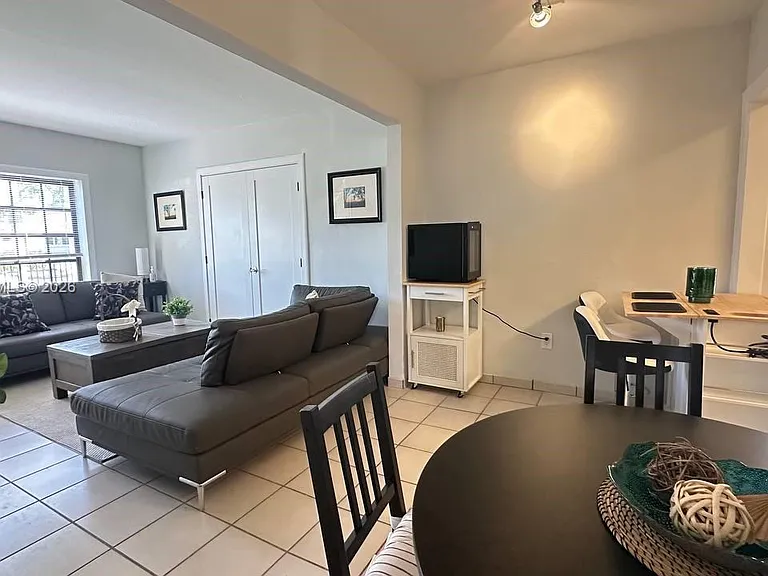 2475 SW 24th Ter — Photo 11