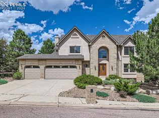 10 Balmoral Way, Colorado Springs, CO 80906