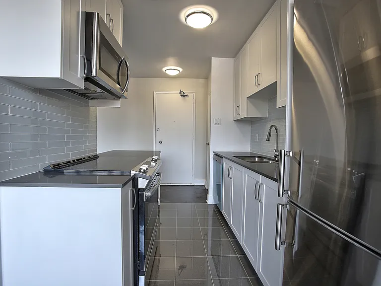 806 Kennedy Rd — Photo 39