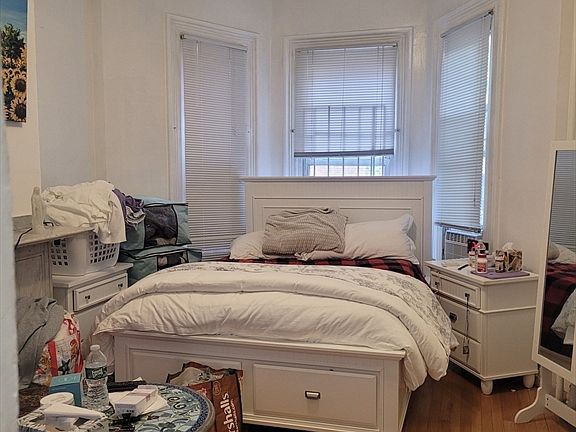 4th image of 109 Dartmouth St #23