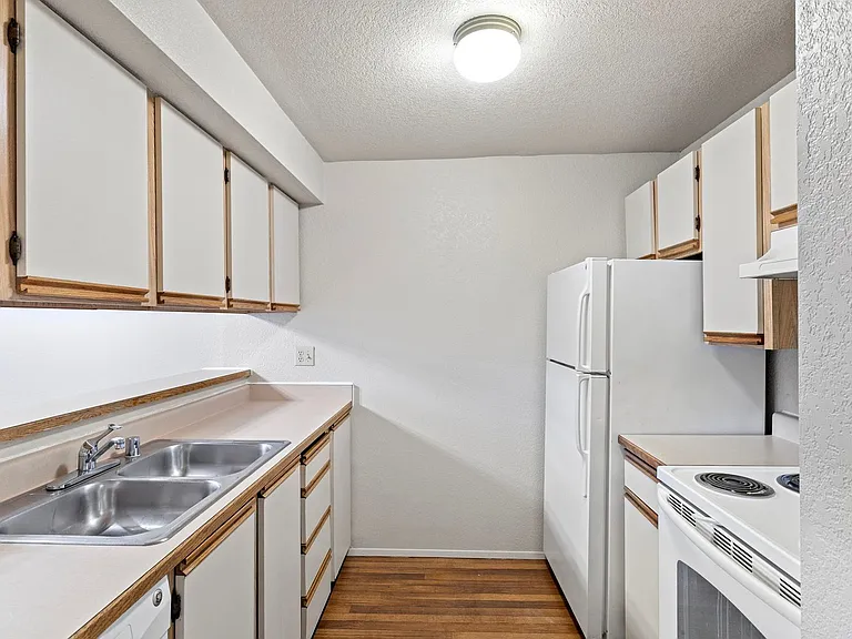 Heron View Apartment Homes — Photo 2