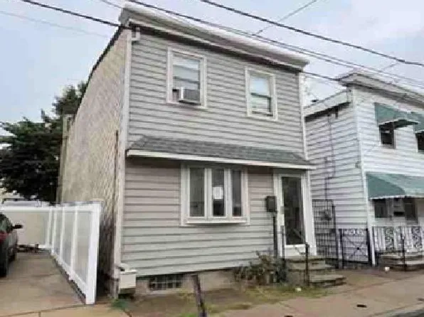 4624 Emery St, Philadelphia, PA 19137