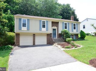 7106 Rolling Forest Ave, Springfield, VA 22152