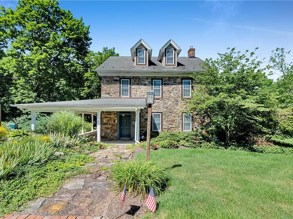 2408 Applewood Dr