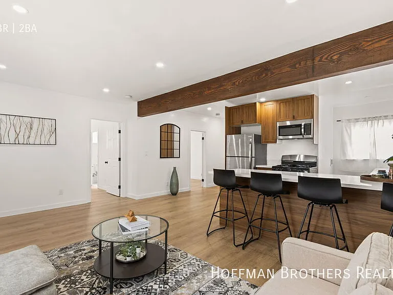 1244 W 107th St — Photo 3