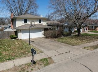 2614 E 28th Ct, Davenport, IA 52803