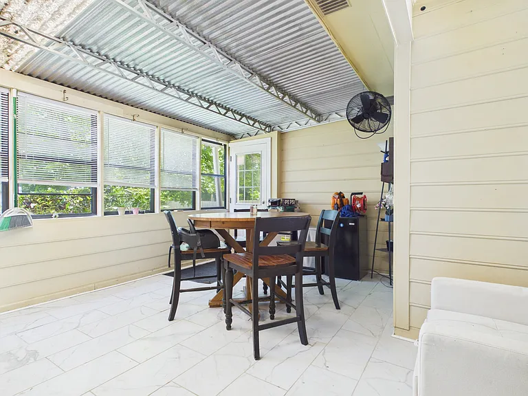 1332 Autumnridge Dr — Photo 3