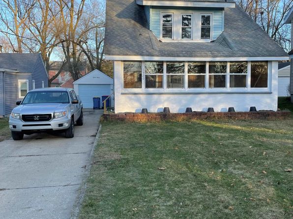 1520 Silver Creek Ave SE