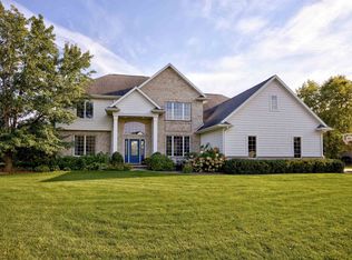 711 E Crossing Meadows Ln, Appleton, WI 54913