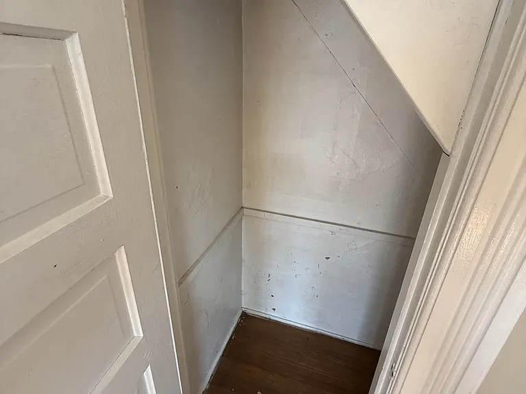 1021 Harlem Blvd #2 — Photo 5