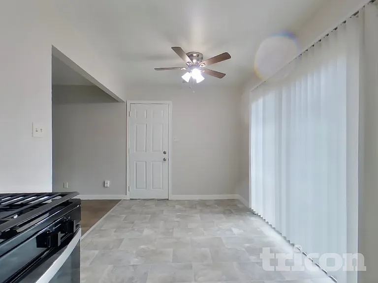 6900 Coronation Ct — Photo 4
