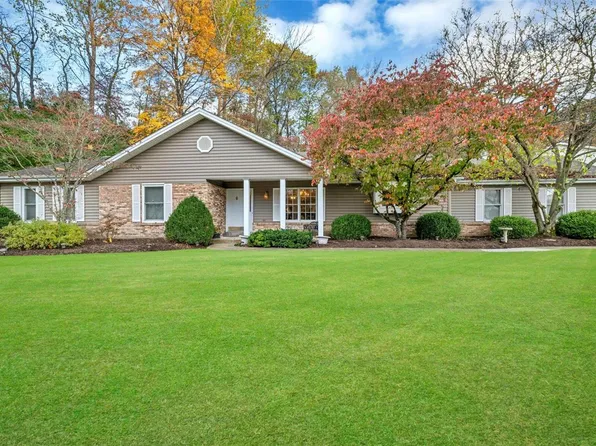14712 Deerhorn Dr, Chesterfield, MO 63017