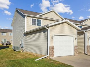 3416 Destin Dr, Waterloo, IA 50702