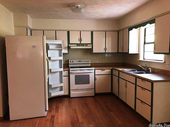 2nd image of 207 E Church St