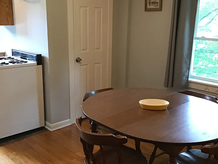 555 Oxford Rd #2F — Photo 16