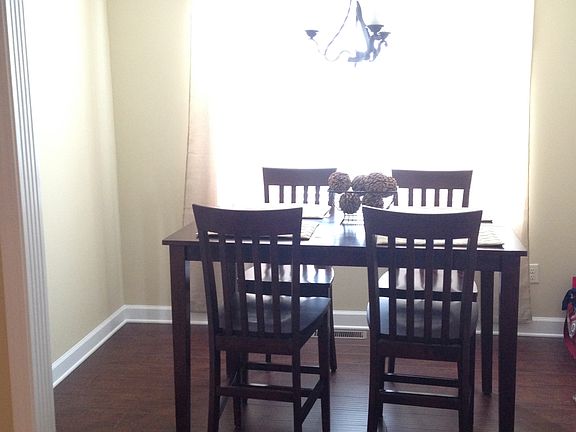 5th image of 509 Blue Spruce Dr