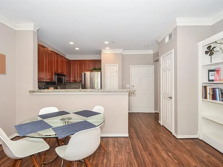 2400 McCue Rd #444 — Photo 9