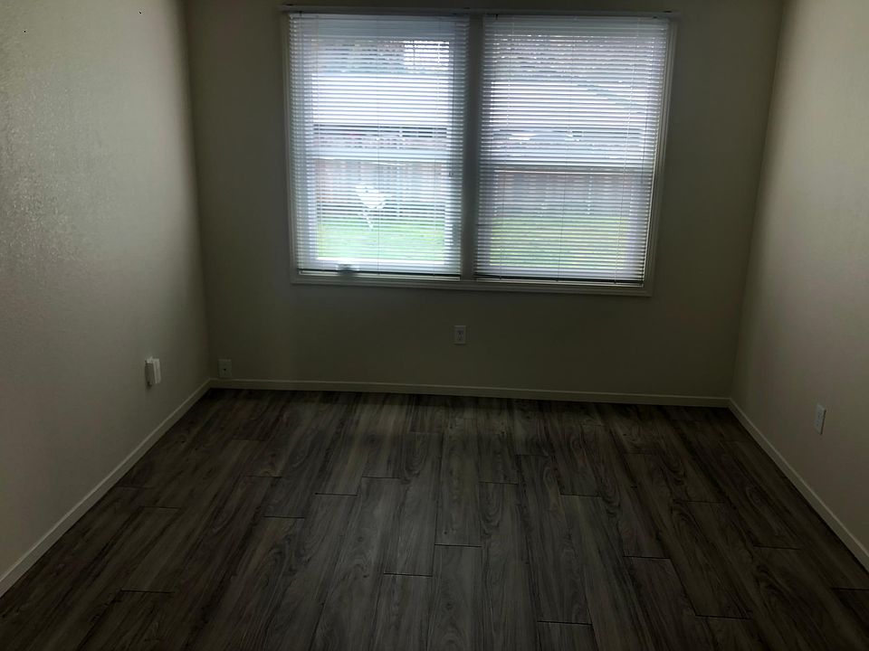 1st image of 1741 Riverbank Rd