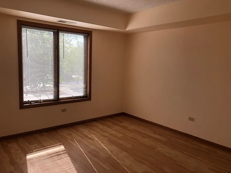 1056 Ashley Ct N #2C — Photo 9