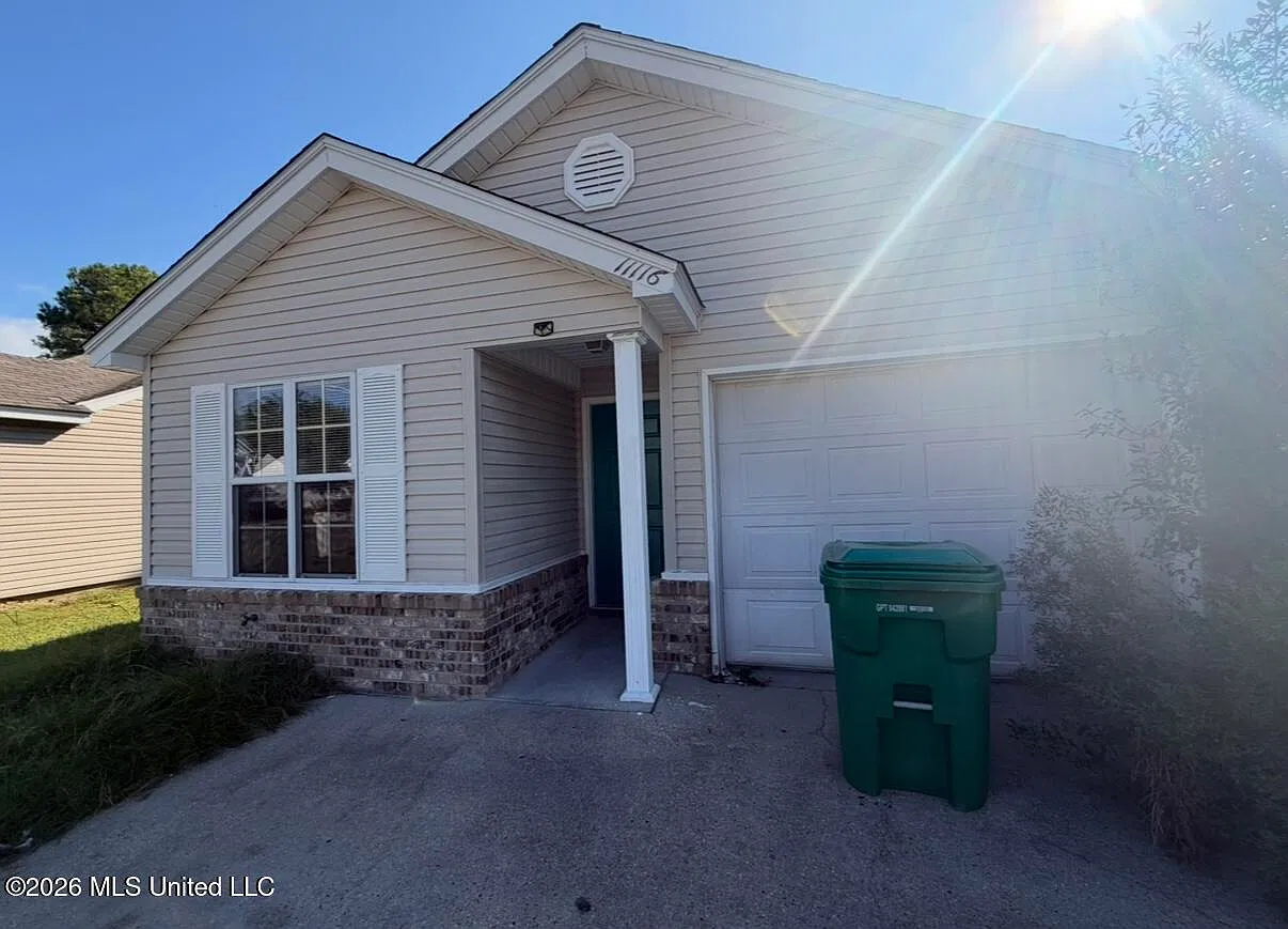 3 bed, 2.0 bath, 1200 sqft, $1,500 — Photo 1