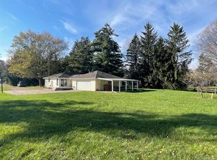 9285 S State Rd, Goodrich, MI 48438