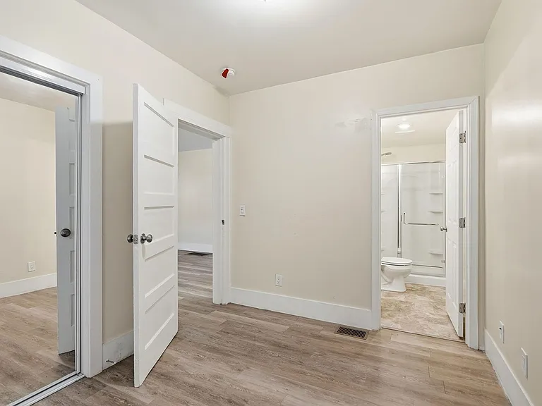 2533-2535 Filbert St — Photo 44