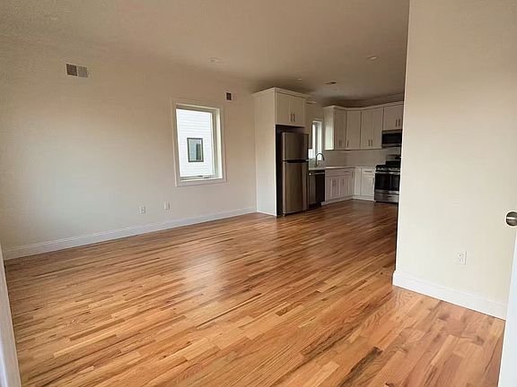 5th image of 296 Eltingville Blvd Floor 1