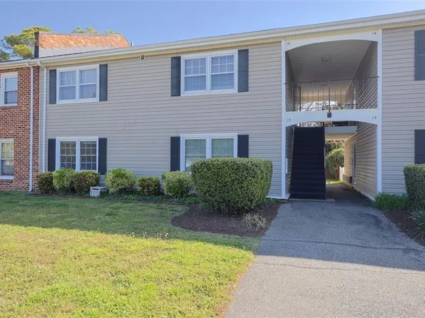 15 Towne Square Dr, Newport News, VA 23607