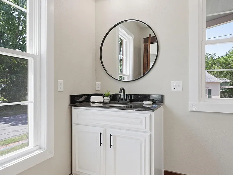 402 N Wall Ave — Photo 26