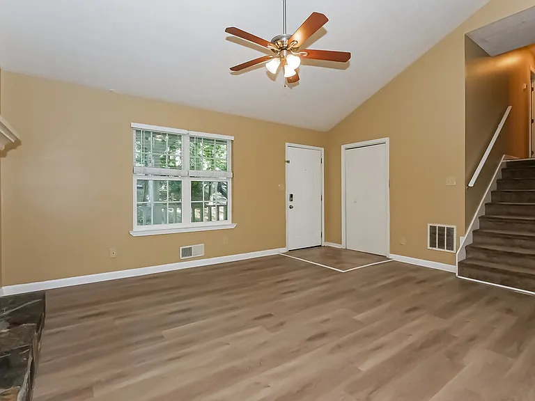212 Wildwood Dr — Photo 8
