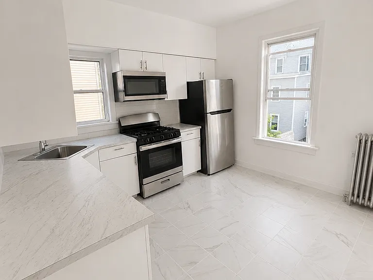 192 Shephard Ave #2 — Photo 10