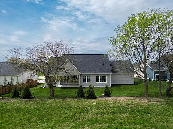 2nd image of 5807 NE Sherman Ct