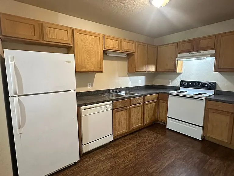 1115 Ozier St — Photo 10