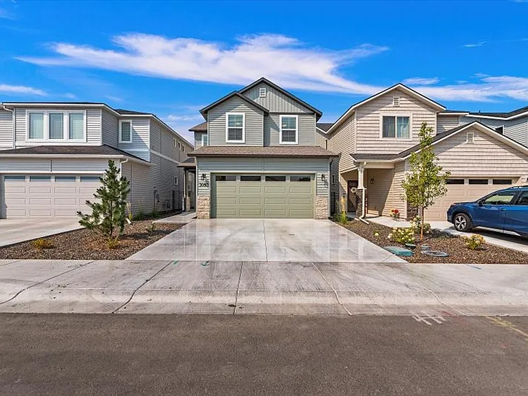 3093 N Summermoon Ave — Photo 1