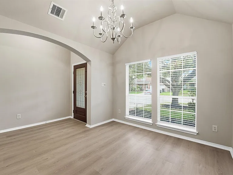 20931 Hamlet Ridge Ln — Photo 6