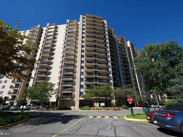 203 Yoakum Pkwy APT 209, Alexandria, VA 22304