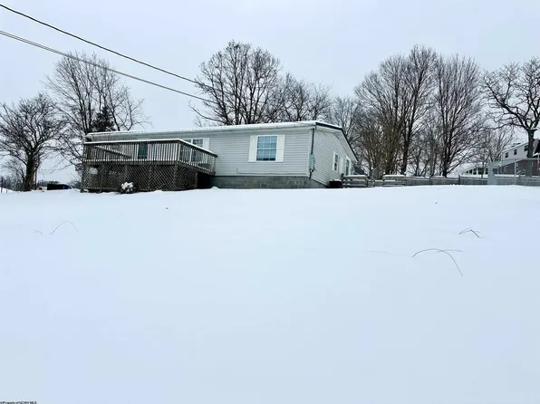 13 Southgate Dr, Fairmont, WV 26554