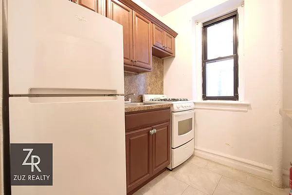 Rented by Zuz Realty | media 12