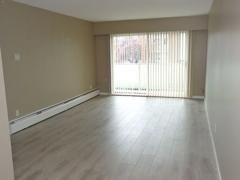 221 7th St #106 — Photo 3