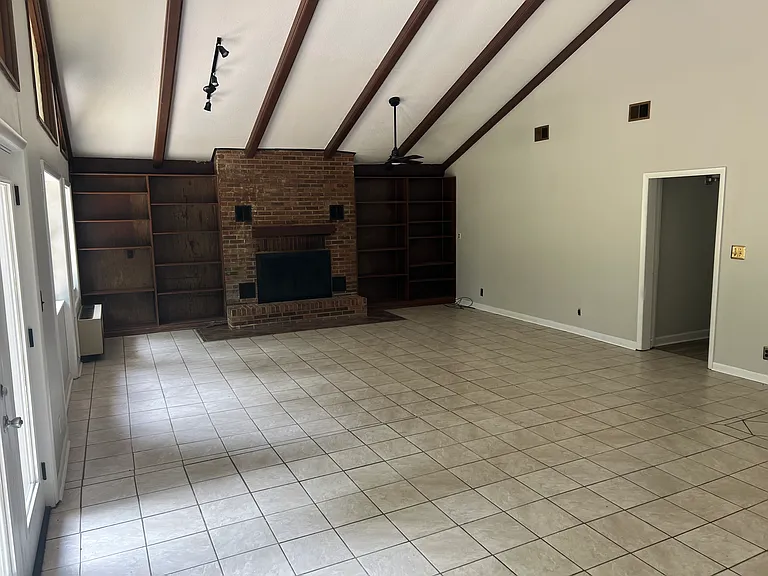 110 S Purdue Ave — Photo 9
