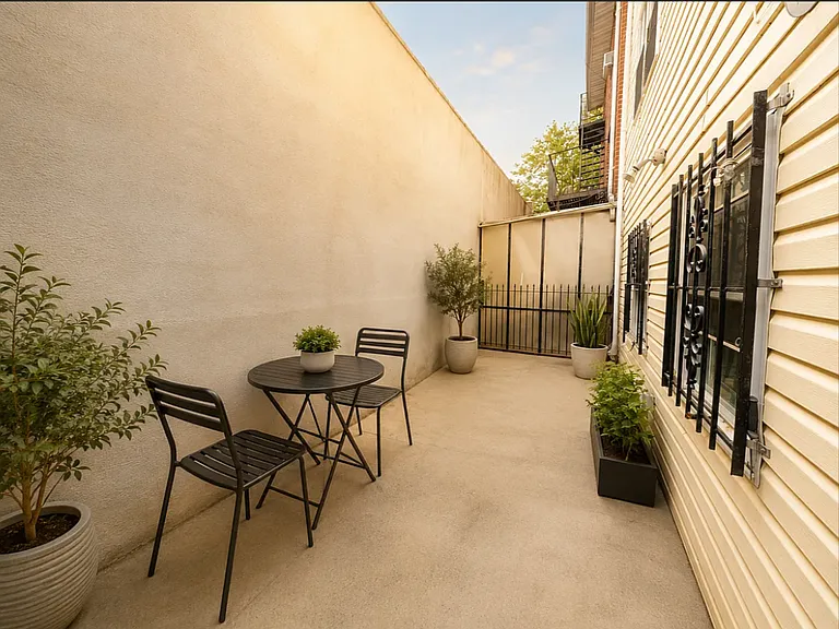 371 Kosciuszko St #1AA — Photo 3