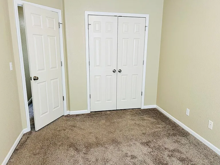 2705 Kathie Dr — Photo 17