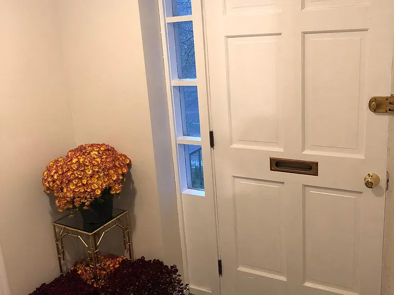 61 Montgomery St — Photo 3